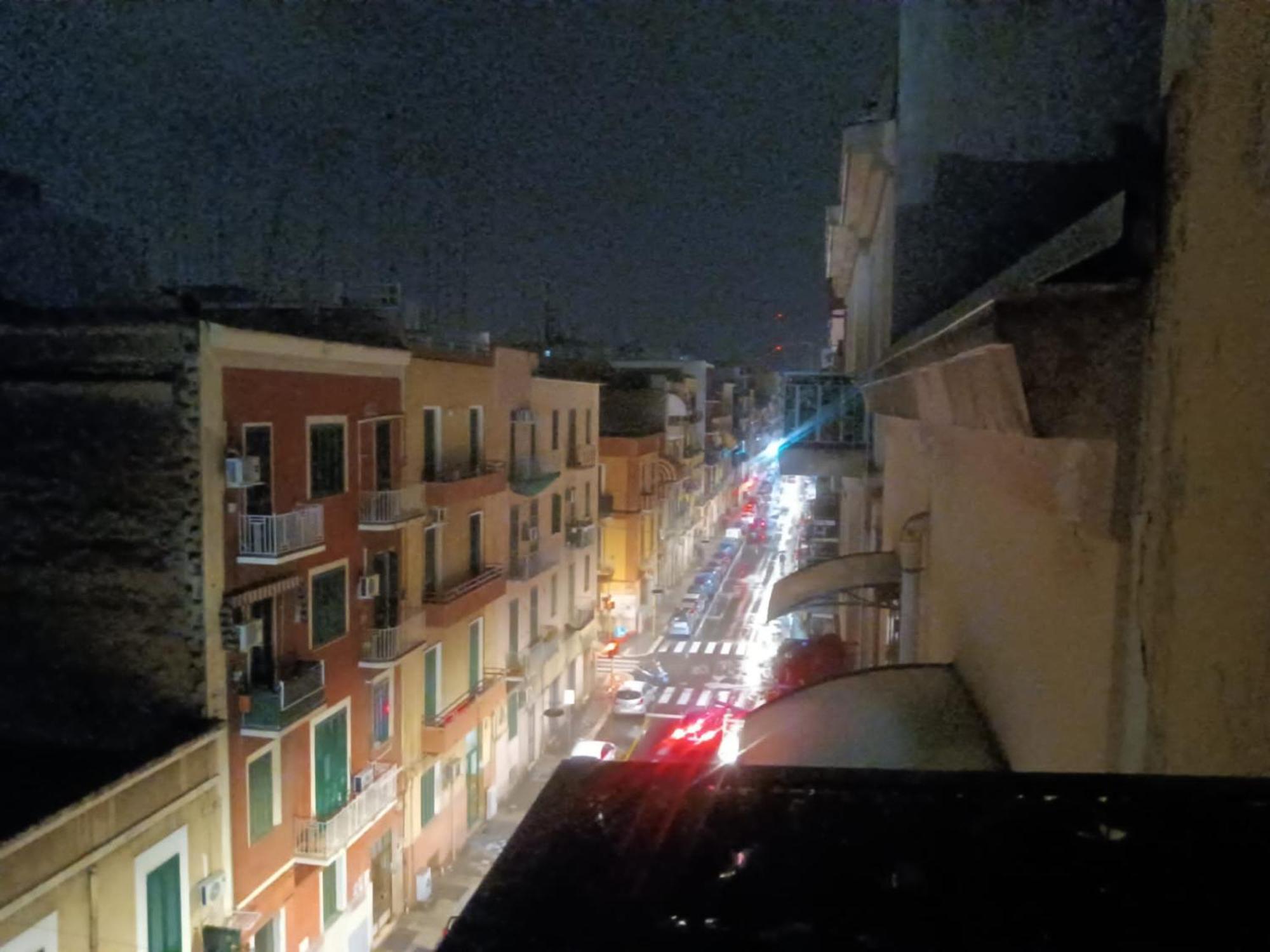 Dla 2 Z Prywatnym Balkonem, Lazienka I Wejsciem Bari
